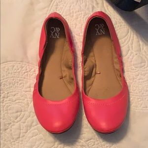 Like new pink flats